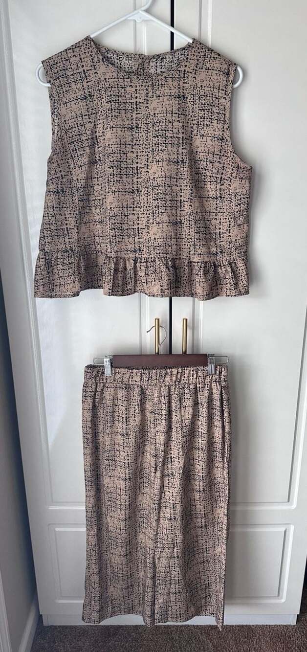 Unbranded Two-Piece Pants Set Size L Beige Black Abstract Print